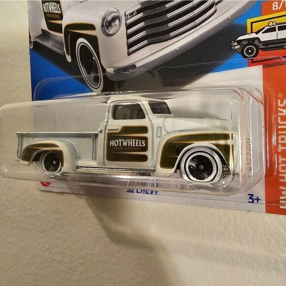 Hot Wheels 52 Chevy Truck 4x4 HW Hot Trucks Chevrolet Hotwheels Pickup Pick Up - Picture 3 of 7